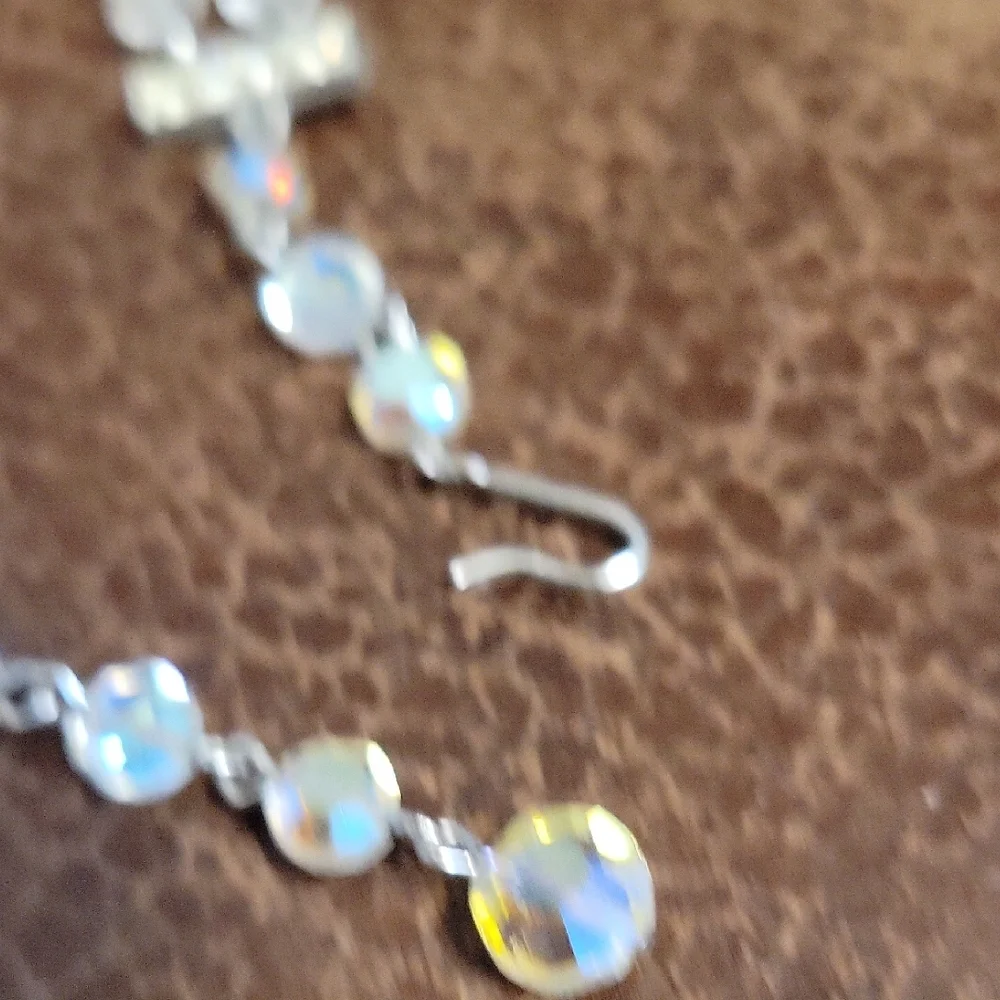Iridescent Crystal Necklace and Earring Set (44) - Picture 6 of 16